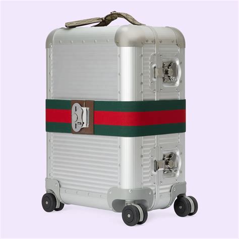 Gucci porter luggage